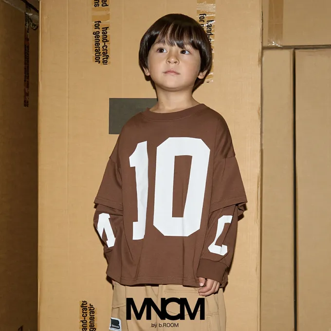 日本 b-ROOM - 正反兩穿 吸水速乾數字印花長袖上衣-咖啡