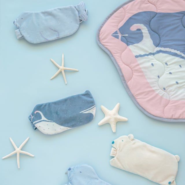 日本 BISQUE - 接觸涼感 萌萌動物枕頭墊/推車墊-企鵝滑行-粉紅 (70×41.5cm)