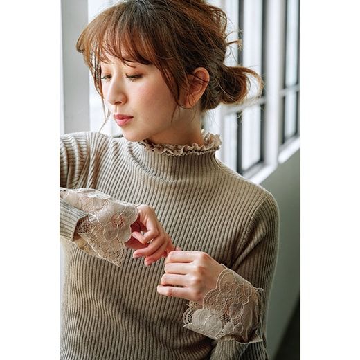 日本 BELLUNA - 優雅蕾絲拼接羅紋針織上衣-沙杏