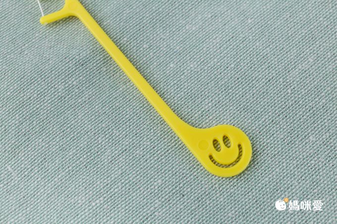 日本西松屋 - 幼童用牙線棒(6個月～)-黃-30入