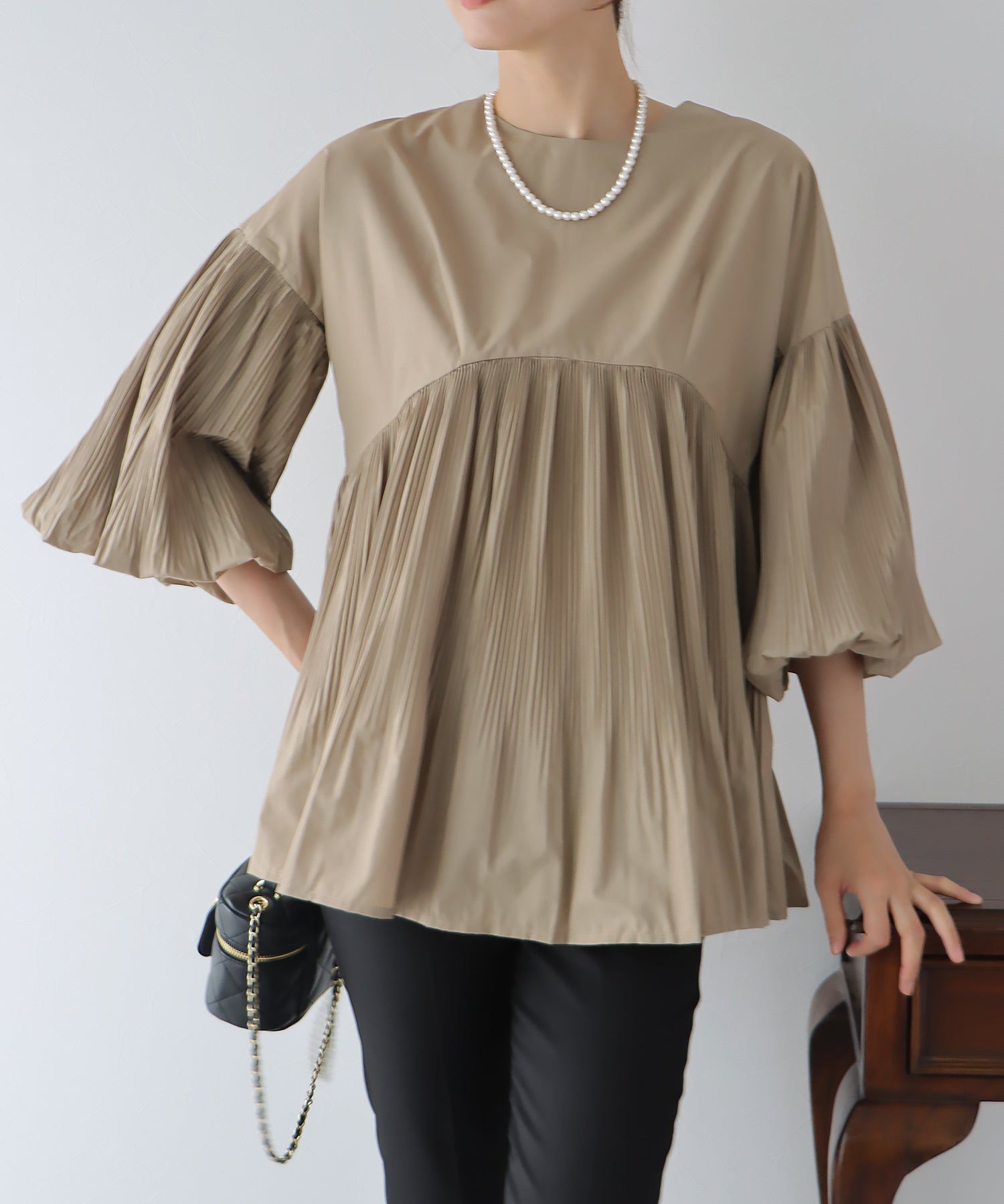 日本 BLUE EAST - 楊柳拼接五分袖上衣-奶茶