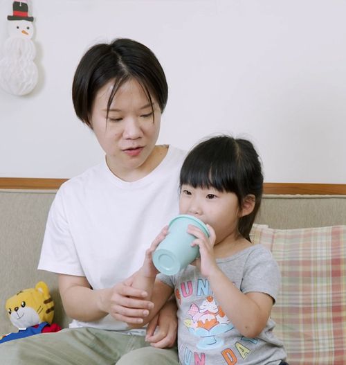 咕溜杯 孩子的第一個吞藥練習杯★贈限量可愛藥盒★ (童趣粉)