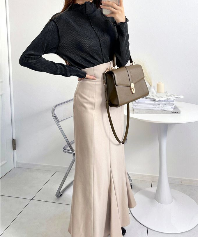 日本 Classical Elf - 羅紋線條感木耳小高領長袖上衣-優雅棕