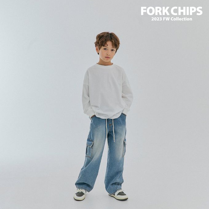 韓國 FORK CHIPS - 品牌刺繡點綴圓領長袖上衣-象牙白