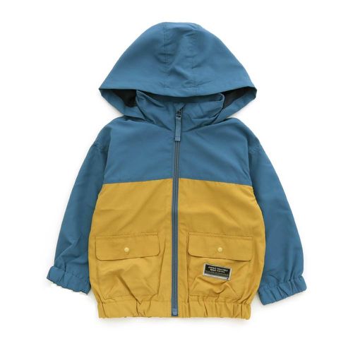 日本 BREEZE - 潑水加工 多彩帽可收薄風衣外套-藍黃系