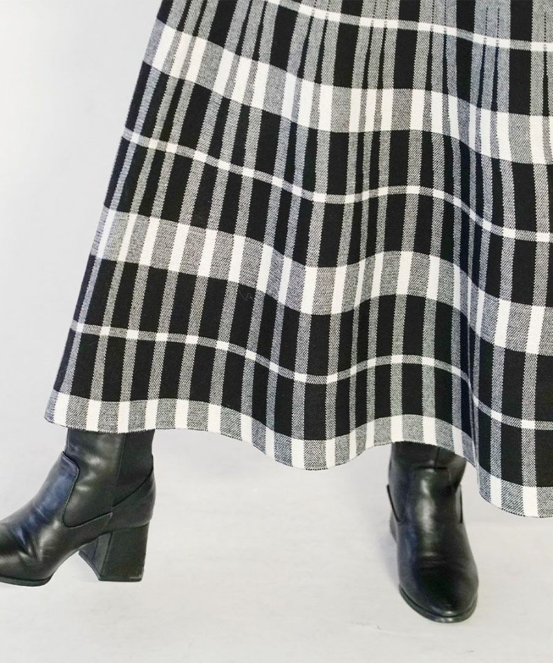 日本 zootie - 單色格紋百褶針織長裙-黑白-M