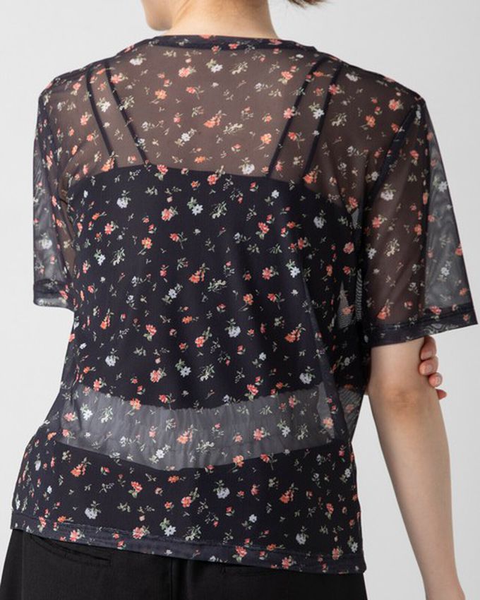 日本 gleam - 浪漫小花透膚薄紗短袖上衣-黑