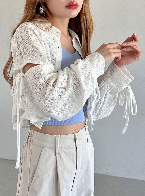 日本 GRL - 幾何雕花短版長袖襯衫-米杏 (F)