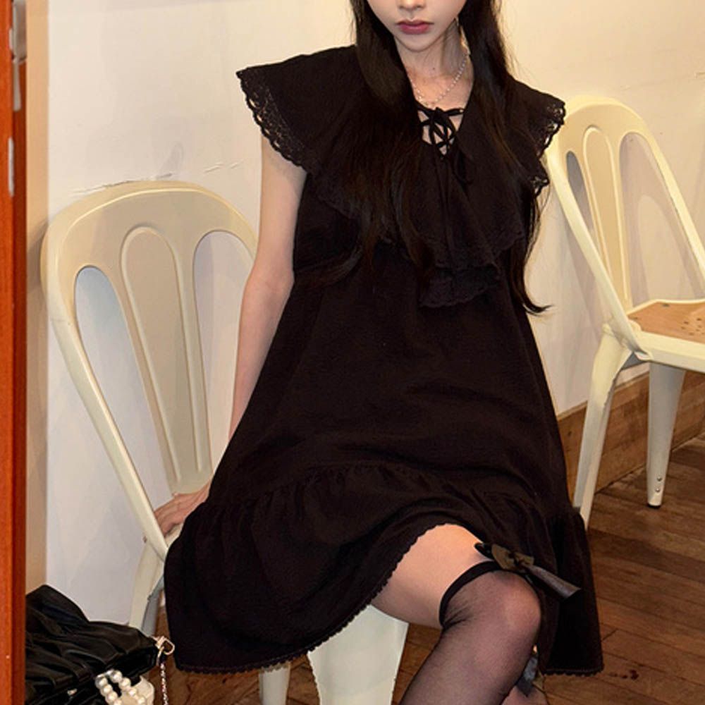 俏麗蕾絲荷葉領迷你洋裝-黑 (F)