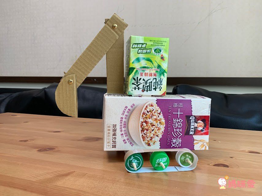 【在家玩 STEAM＋C】豬豬建築小工匠～可翻、可玩、可動手做的遊戲指南書