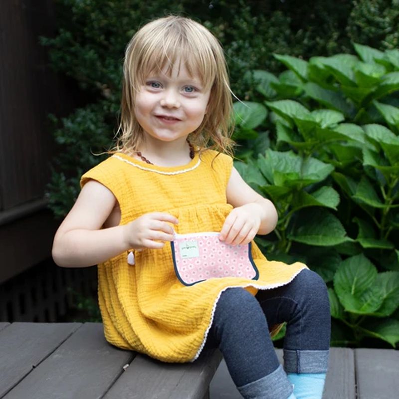 美國 green sprouts - 小綠芽可攜式零食袋、食物袋與小物收納袋(可攜帶固齒器/奶嘴) 兩入組-天鵝湖