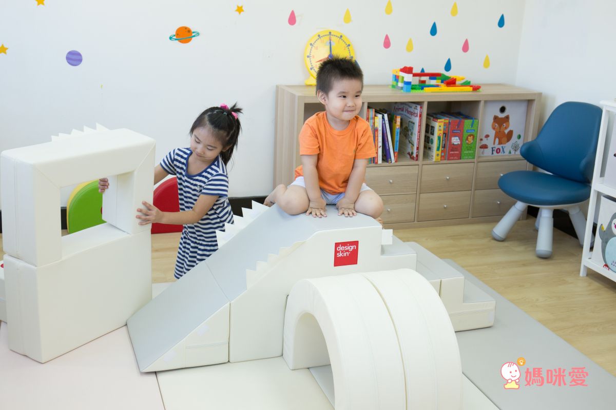 Design Skin - 溜滑梯變形沙發桌椅/兒童沙發-紅色