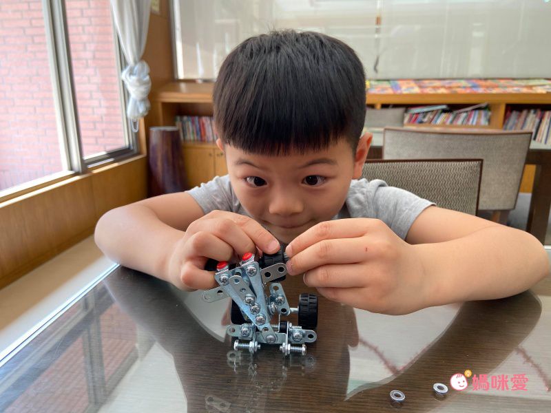 德國 eitech - 益智鋼鐵玩具-越野沙灘車-C63