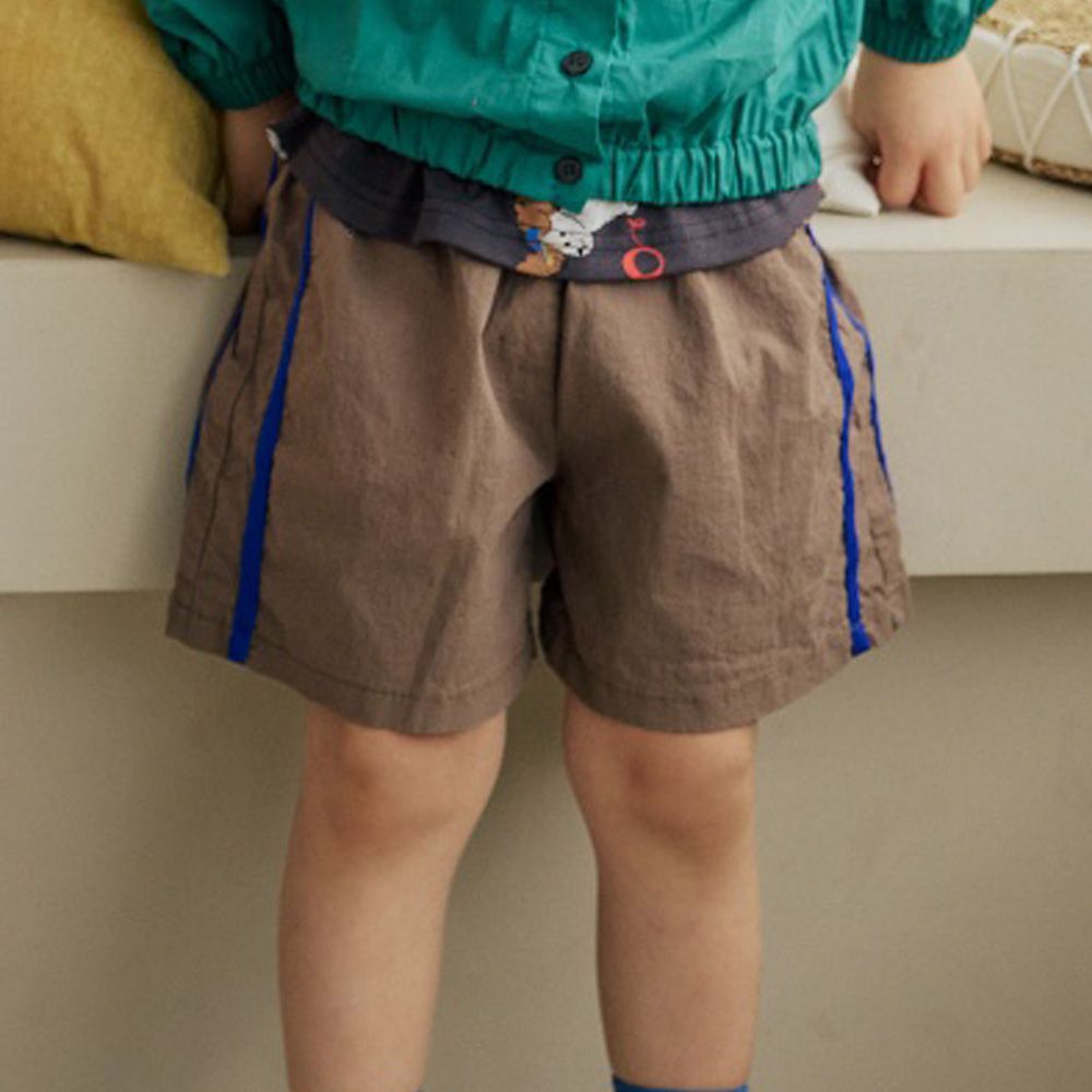 鬆緊腰雙線裝飾短褲-棕