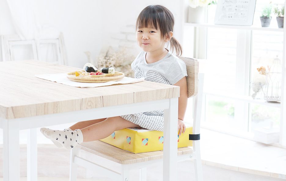 日本兒童增高座墊Ｘ防水圍兜 ★ 用餐更輕鬆！