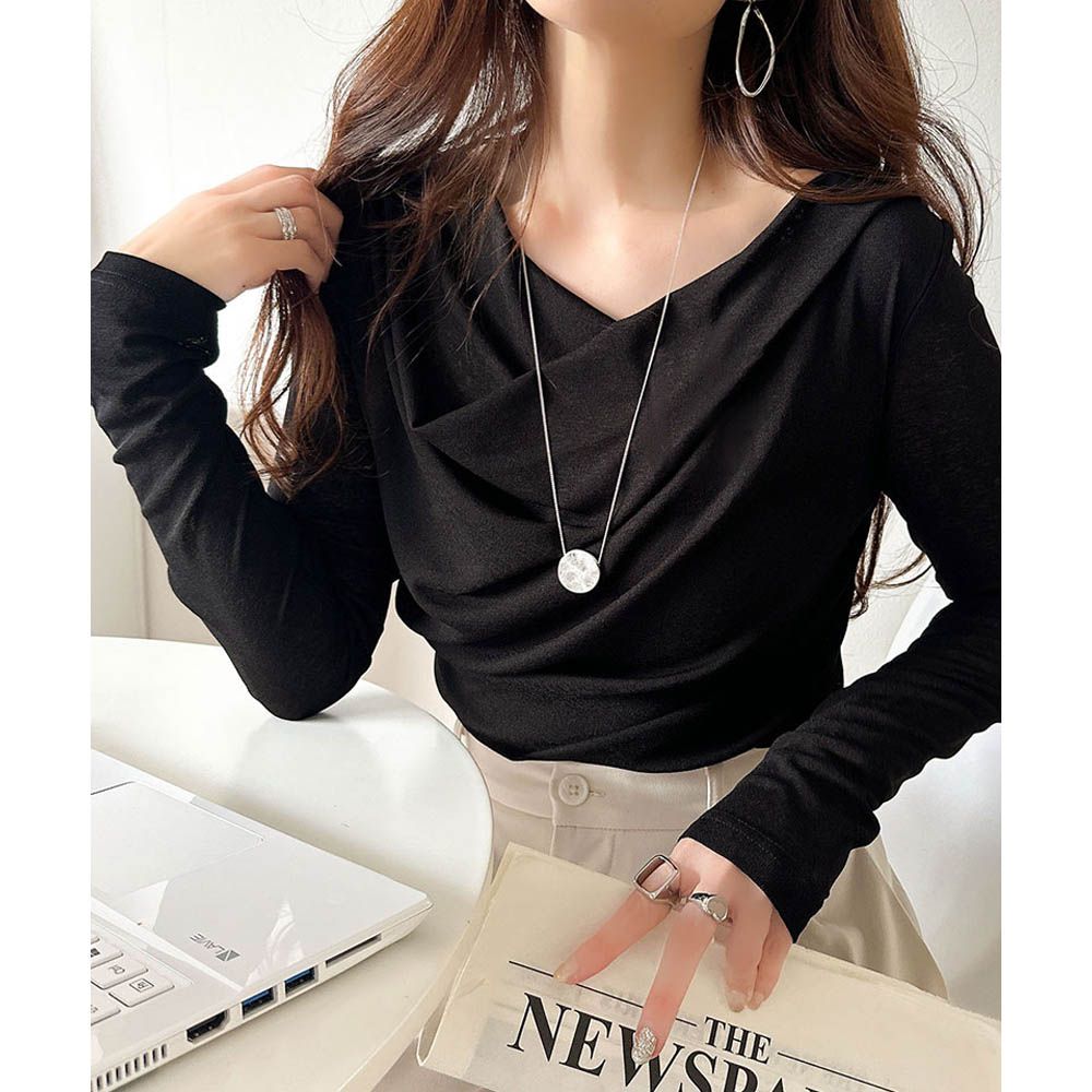 柔美皺摺顯瘦V領薄長袖上衣-黑
