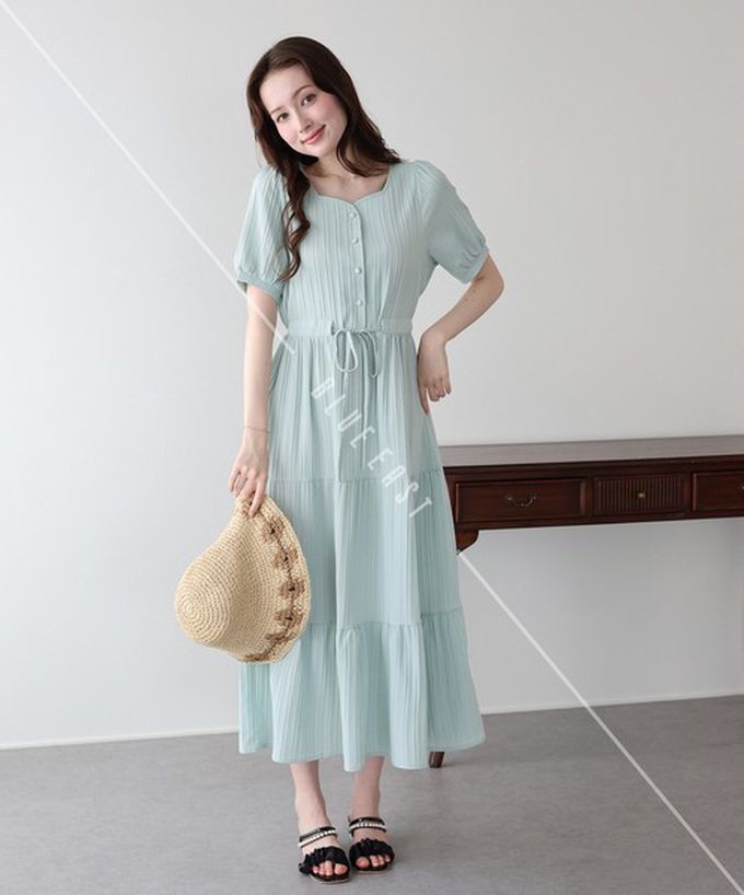 日本 BLUE EAST - 桃心領浪漫細摺分層短袖洋裝-卡其