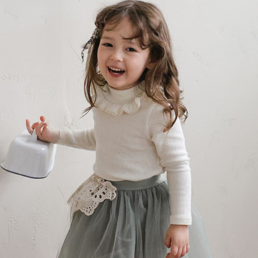 Puellaflo 微甜荷葉裝飾中領彈性長袖上衣-白