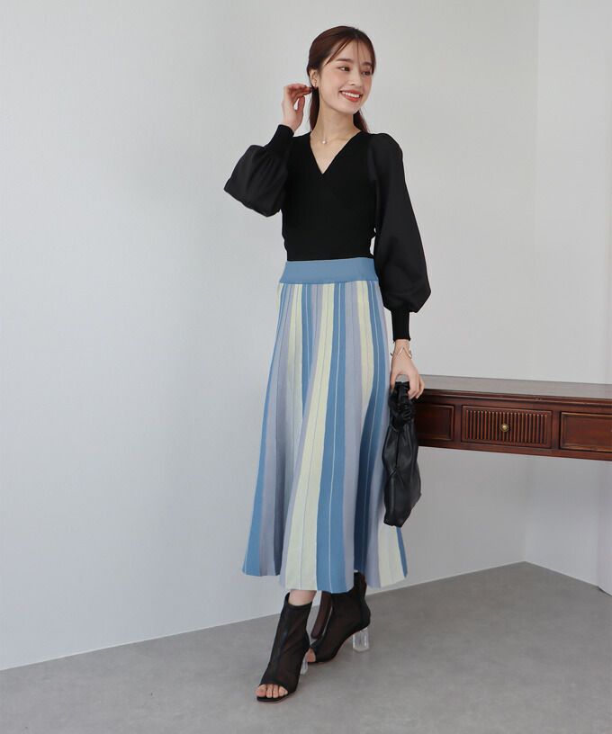 日本 BLUE EAST - [店員推薦] 撞色修身針織長裙-水藍x米杏