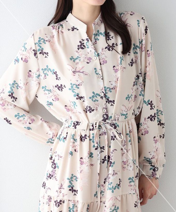 日本 BLUE EAST - [人氣款]簡約抽繩收腰長袖洋裝-古典花-黑