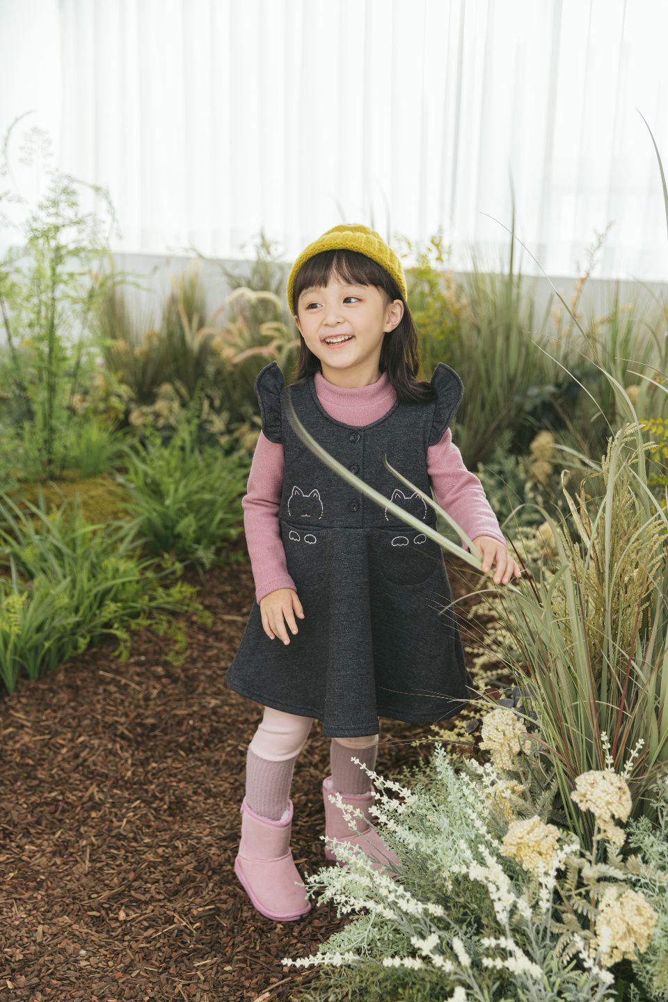 韓國 Orange Mom - 蕾絲荷葉滾邊領拉絨上衣-杏