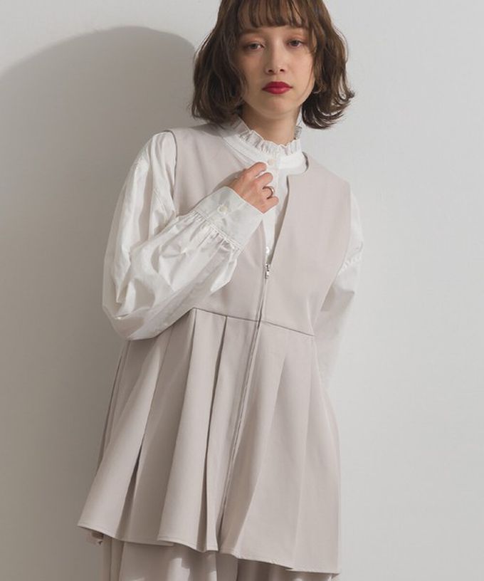 日本 ELENCARE DUE - 正式感斜紋布優雅百褶背心-象牙米