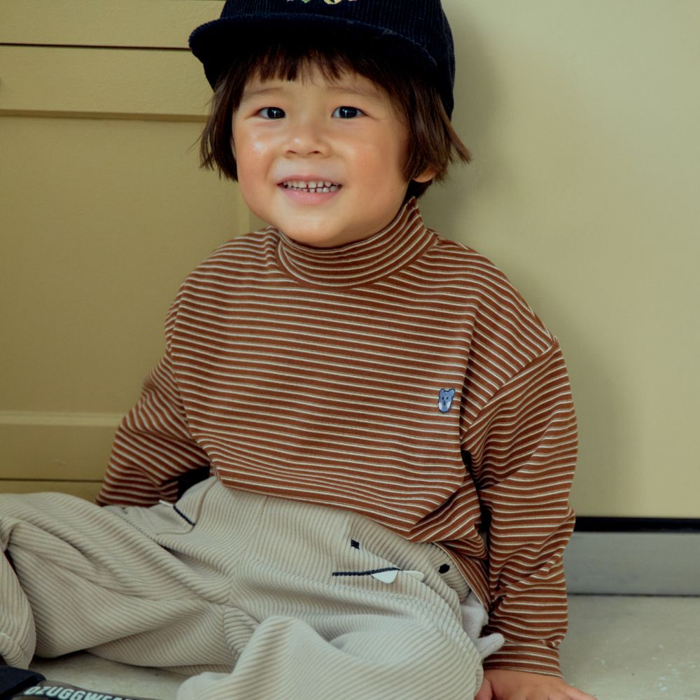 First Blue 小熊裝飾條紋彈力中領長袖上衣-咖啡