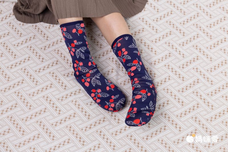 日本丸和 - 雙層機能裏起毛防滑室內襪-素色-黑 (21-25cm)-短筒