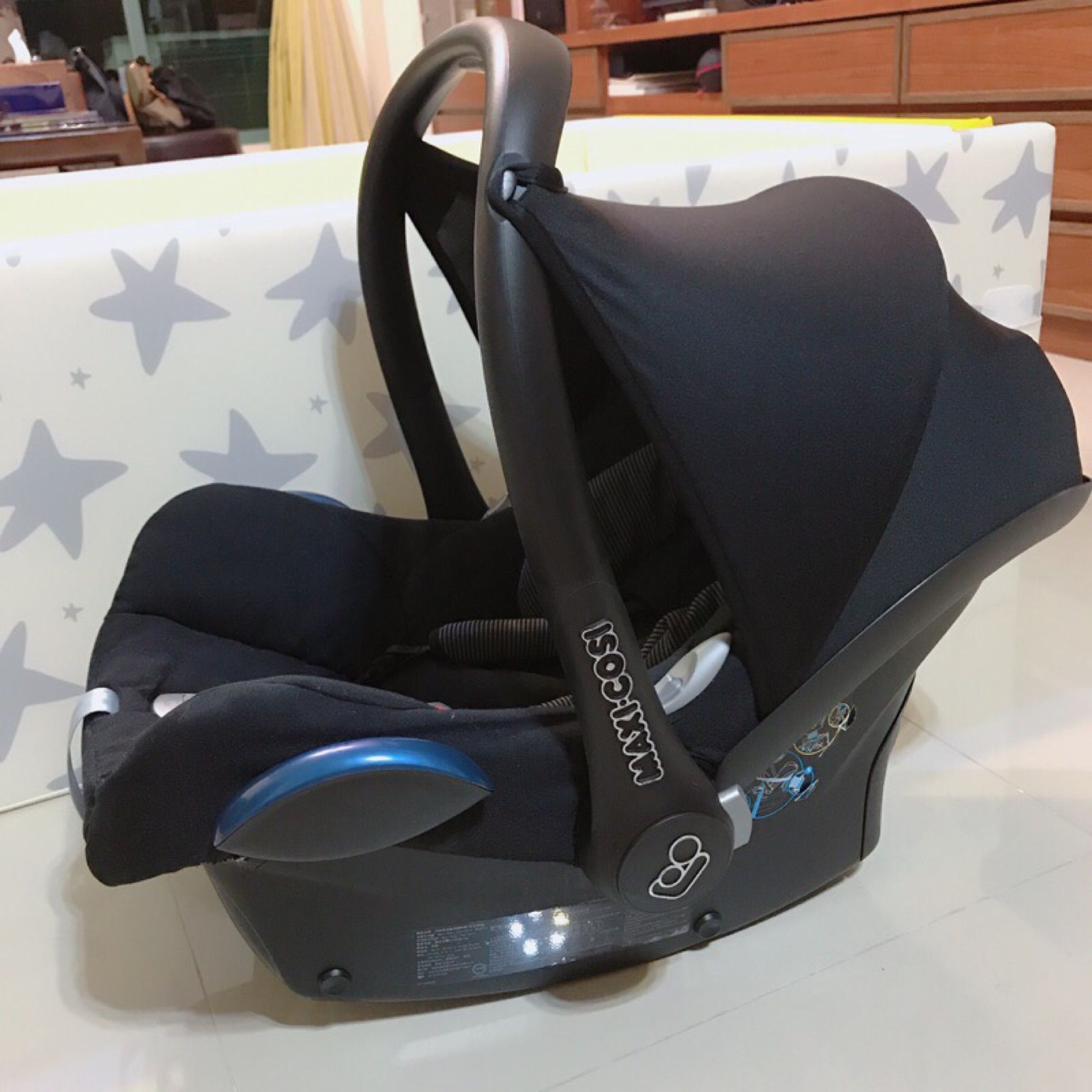 Maxi cosi提籃汽座出售（保固內）