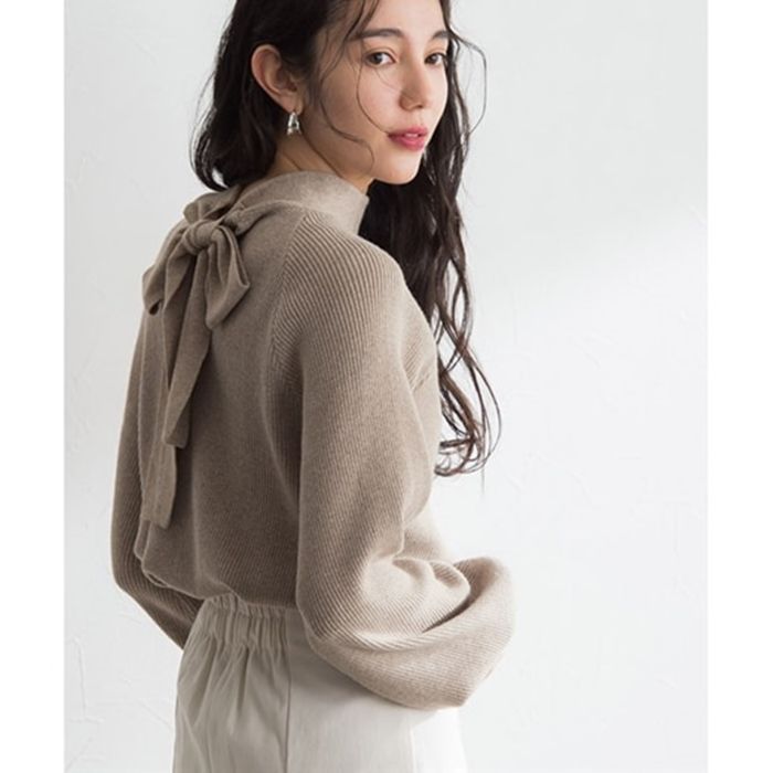 日本 BELLUNA - 優雅後扭結綁帶針織上衣-深可可