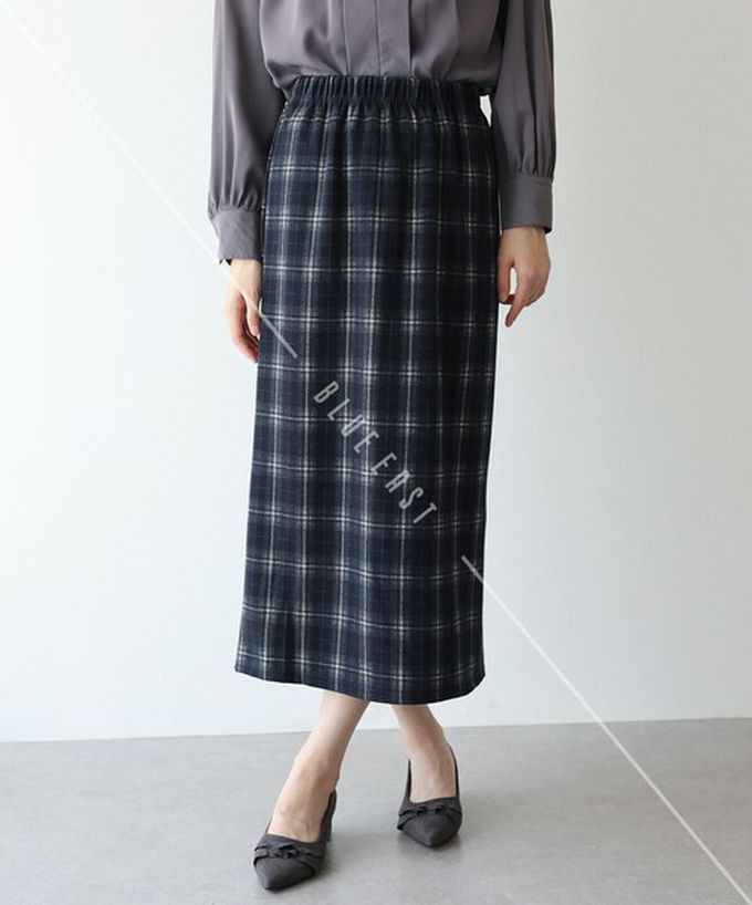 日本 BLUE EAST - 簡潔溫柔格紋後開叉合身長裙-海軍藍