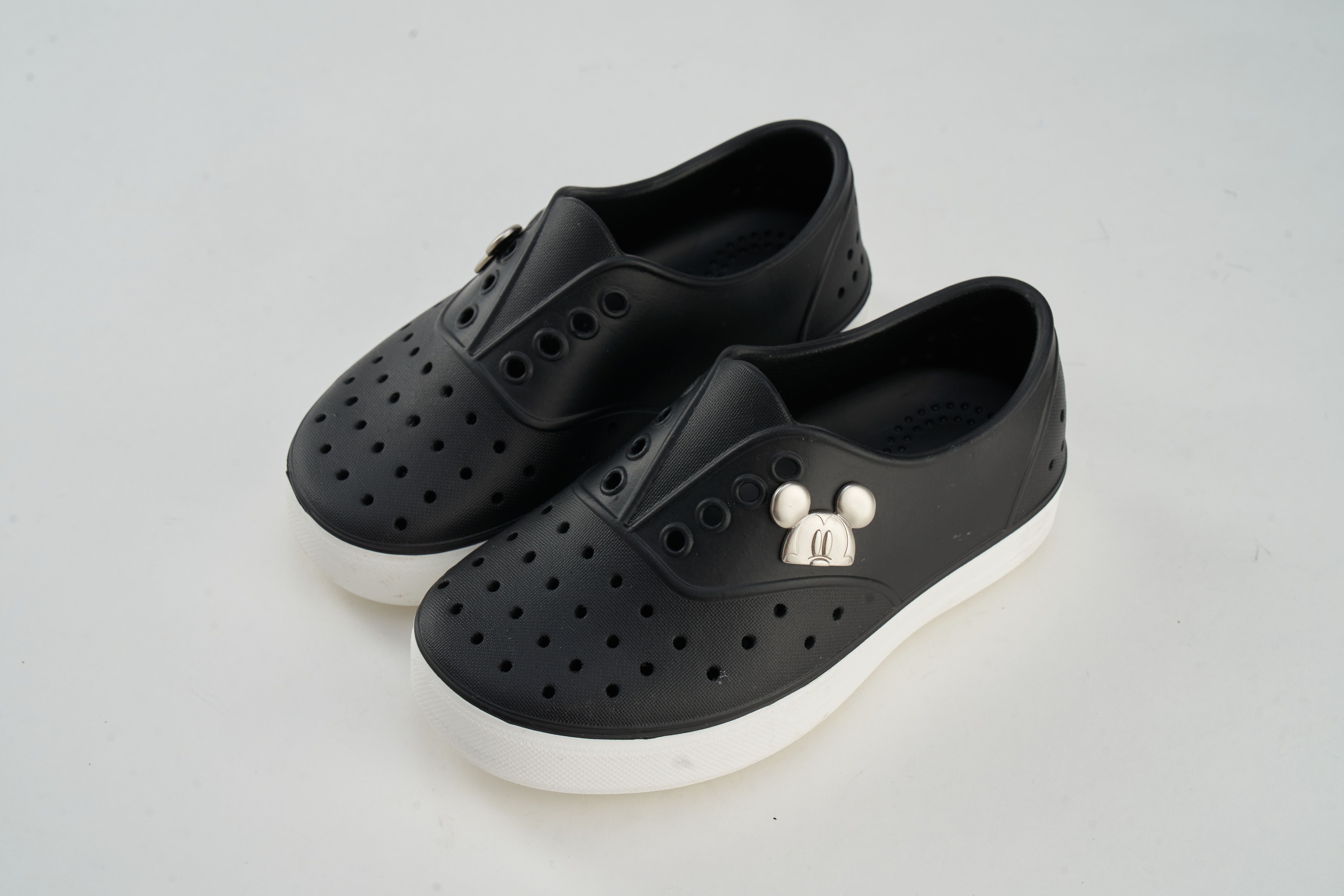 akachan honpo - 米奇洞洞鞋-黑色