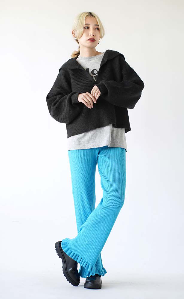 日本 zootie - 率性V領休閒感短版毛衣-杏白