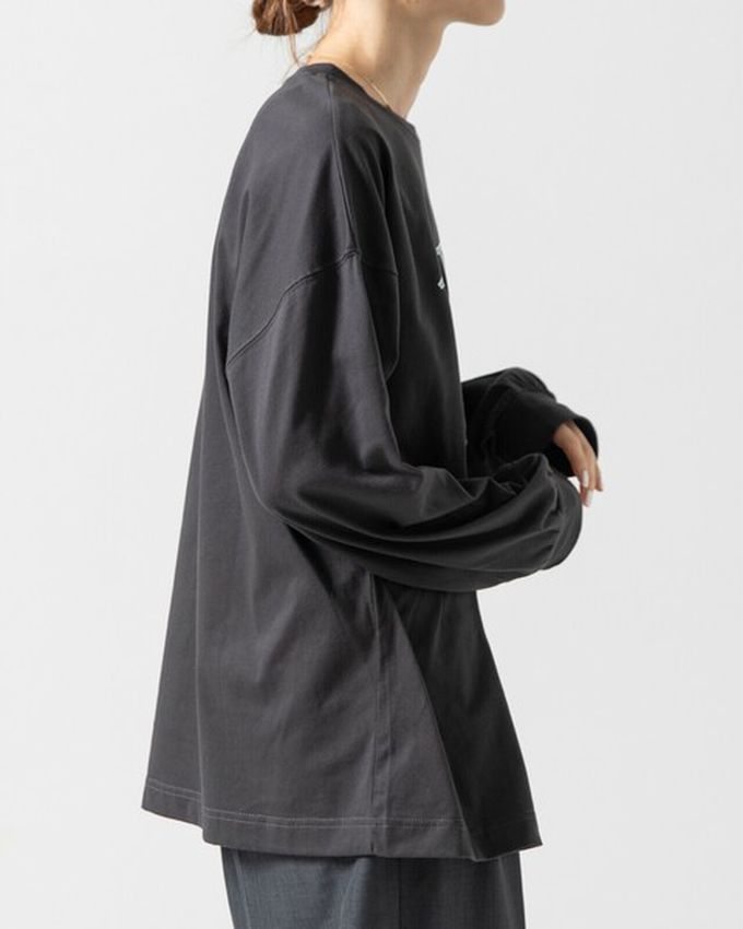 日本 gleam - 相良刺繡哈士奇印花帥氣長袖T恤-炭黑