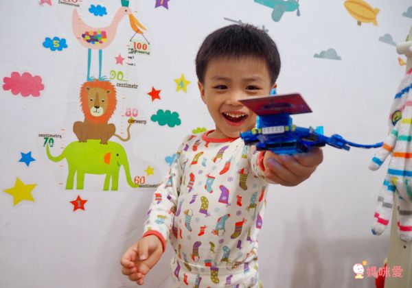 魔車戰魂 - 魔車戰魂-對決變身小車-MUGAN