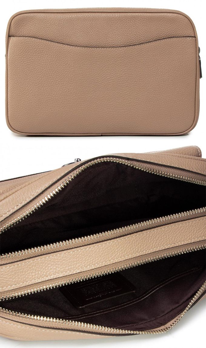 COACH - 素面皮革相機包-卡其