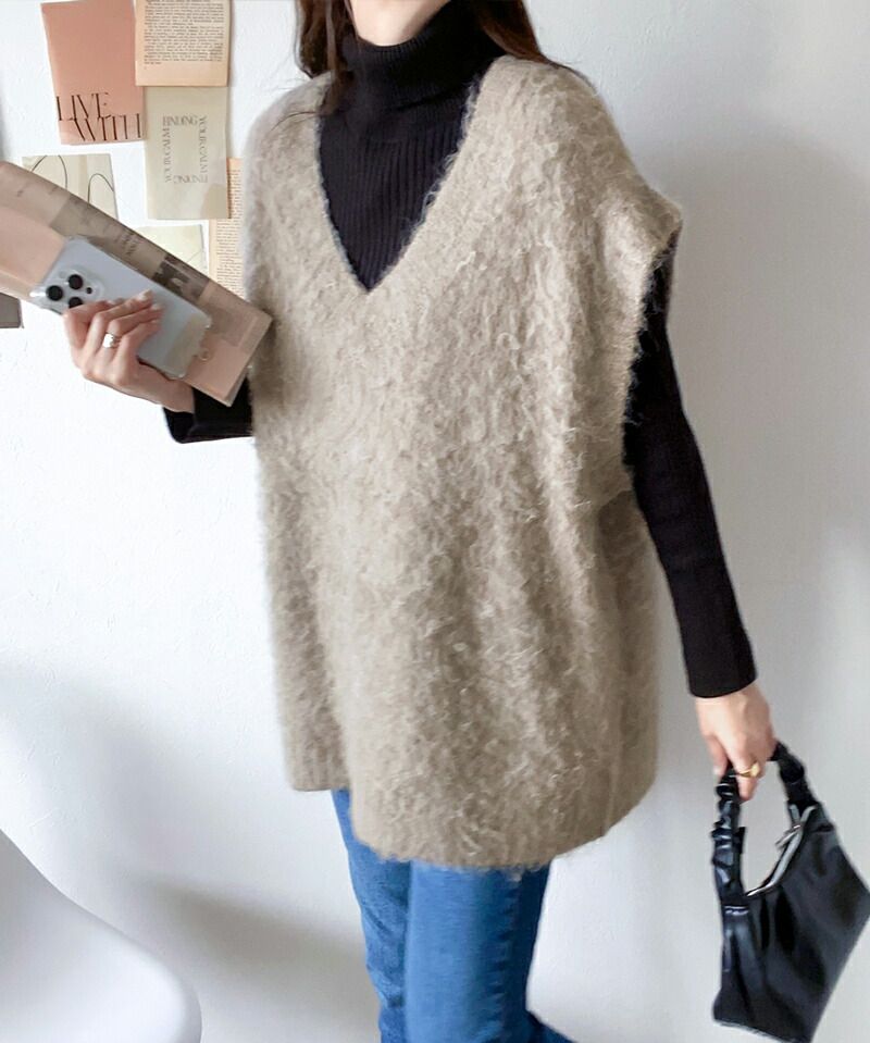 日本 Classical Elf - V領輕量柔軟毛絨穿搭背心-灰棕