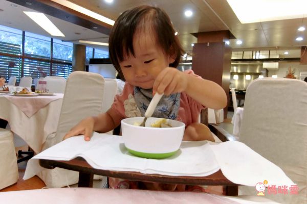 美國OXO tot 防滑加蓋大小碗組