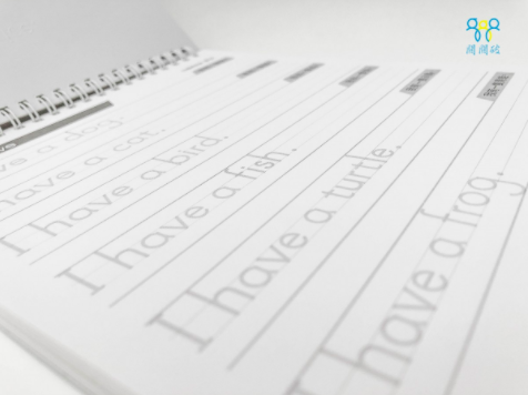 英文凹槽練習簿-暢銷教養作家王麗芳老師研發-24頁