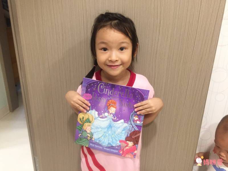 《大象艾瑪ELMER》英文繪本10書＋有聲CD套組✯ 單本不到百元！ 英文親子共讀首選♬