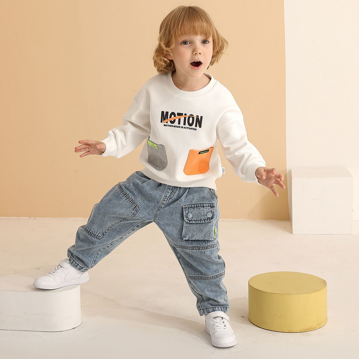 童趣圓領長袖上衣-拼色雙口袋-黑色