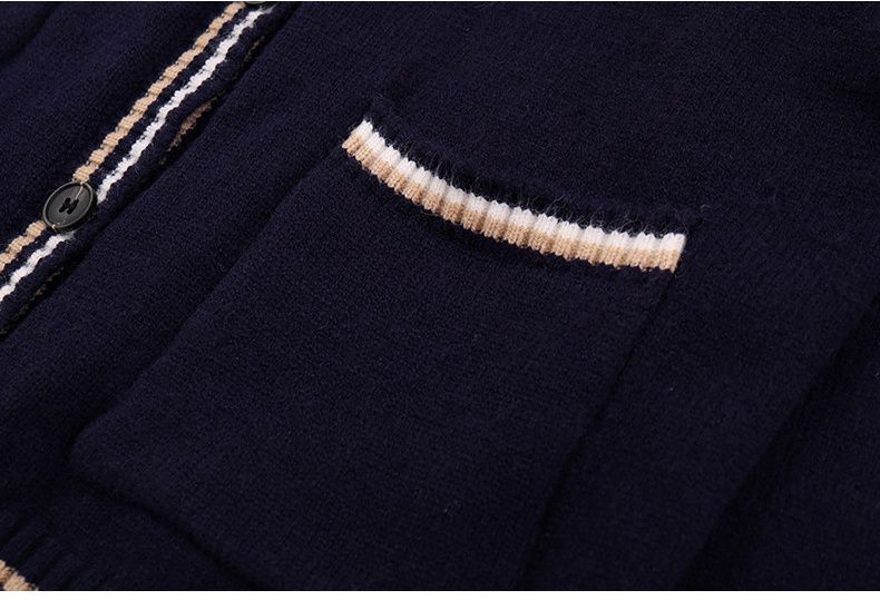 學院風排釦長袖毛衣外套-米色