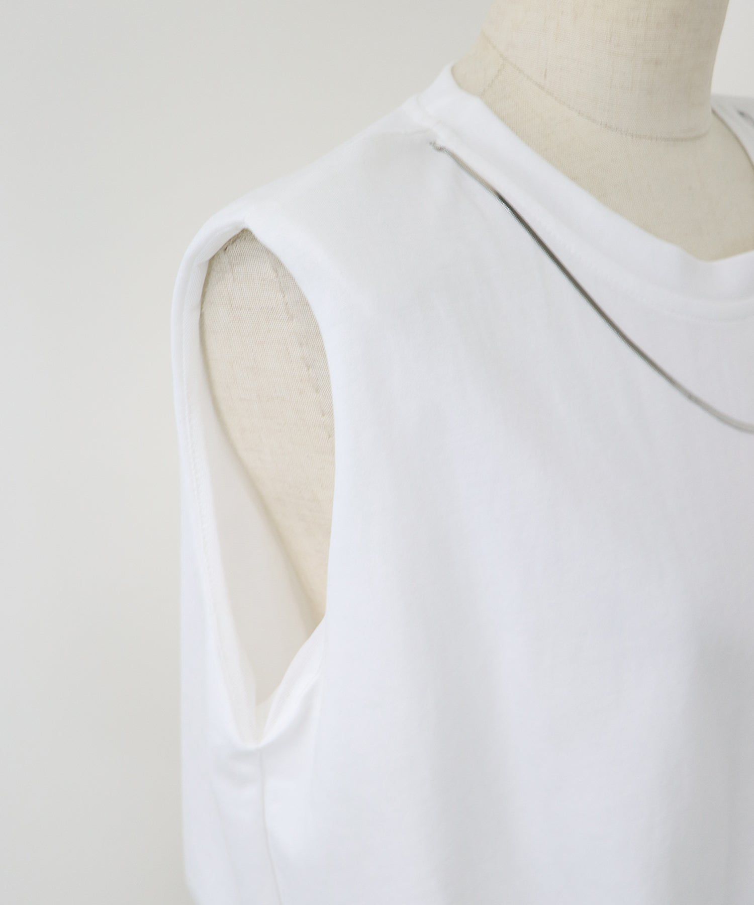 日本 BLUE EAST - 棉混法式簡約無袖上衣-白