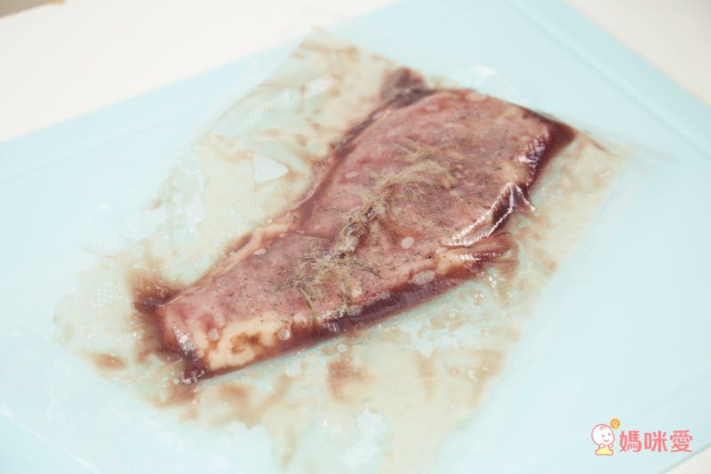 義大利 LAICA 萊卡 - 舒肥料理入門組合(低溫料理舒肥棒 SVC107+極輕巧真空包裝機 VT31150)