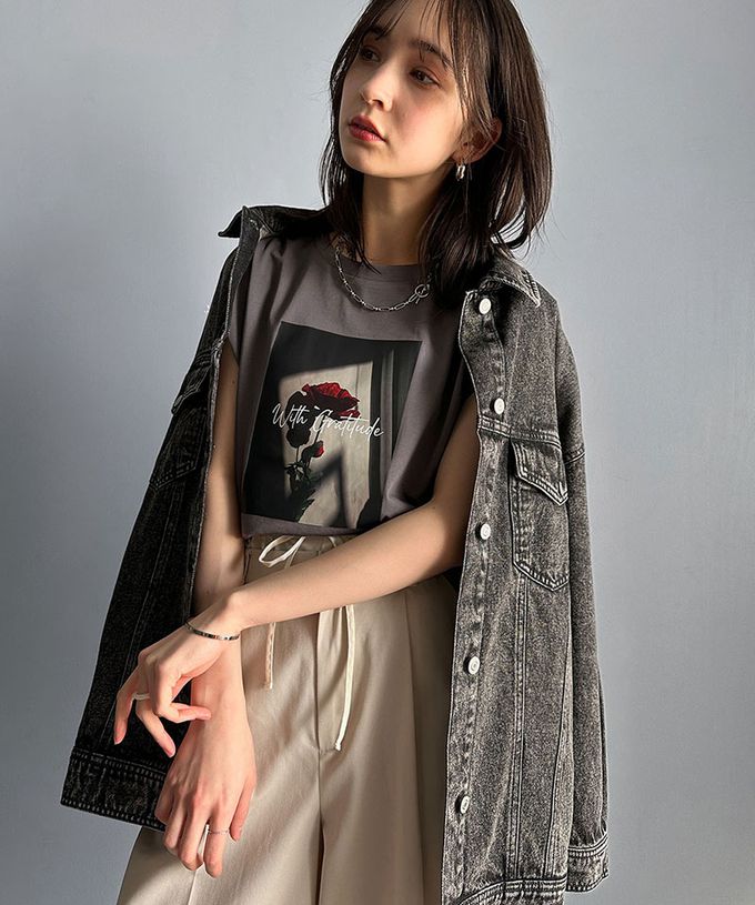 日本 Classical Elf - 華麗花朵俐落感法式袖上衣-淺灰紫