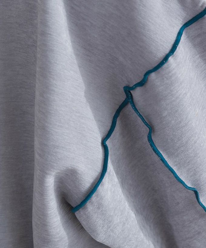 日本 Lupilien - 木耳縫線休閒絨面長袖上衣-炭黑