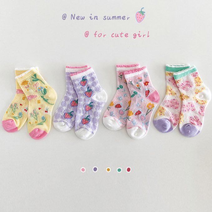 love, charlotte - 草莓花花薄款短筒棉襪-4 雙一組