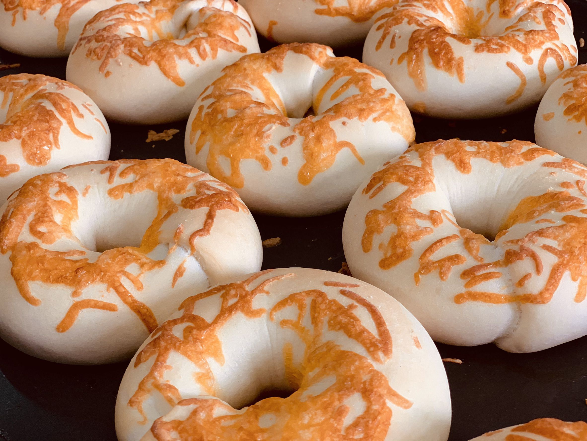 Candy Wedding - 主廚麵包-幸福早餐10入組 (鹽可頌-三入*2/雙倍起司優格乳酪貝果-二入*1/火腿起司小圓法-二入*1)