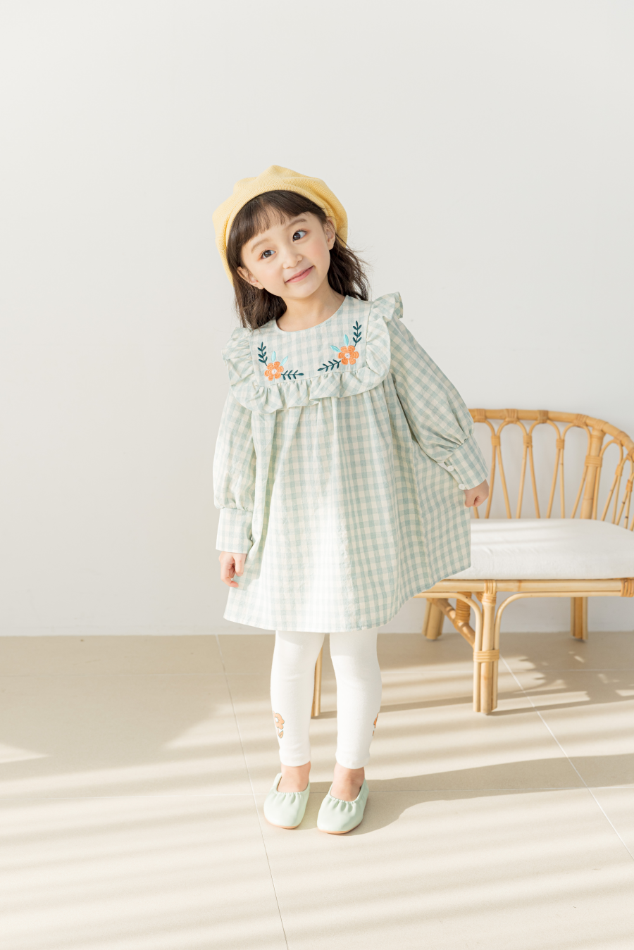 韓國 Orange Mom - 刺繡花花方領格子洋裝-薄荷綠