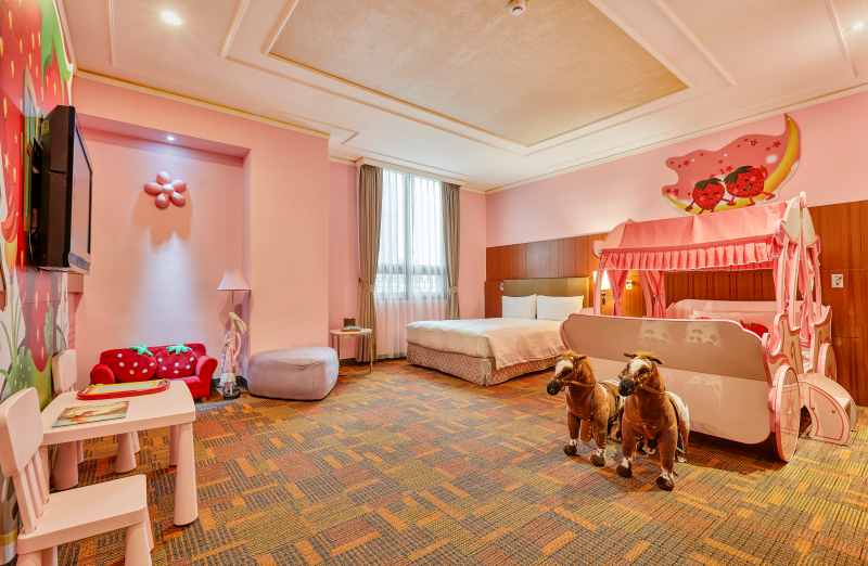 一泊一食↘３折再送四方牧場券 ꕥ 苗栗馥藝金鬱金香酒店